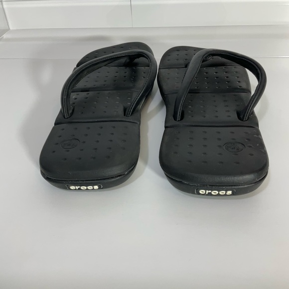 Crocs Women’s Black Flip Flops Padded Footbeds & In Between Toe Straps Size 6. - Picture 5 of 11